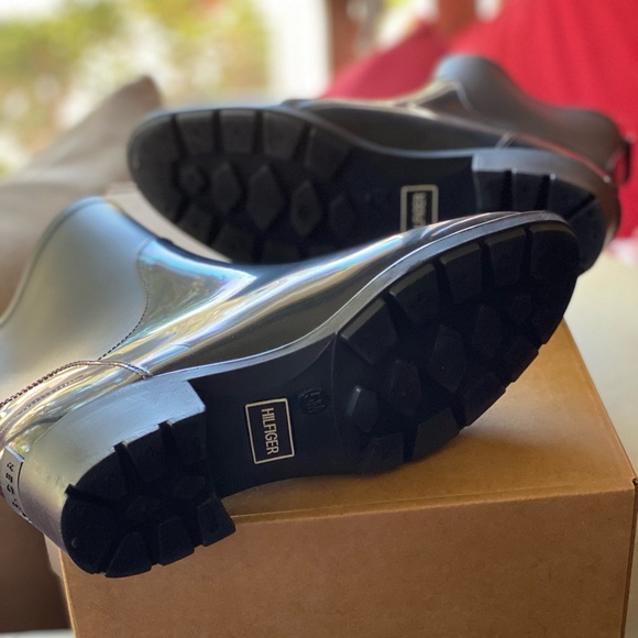 ☔️ BOOTS NWOB - Picture 7 of 7